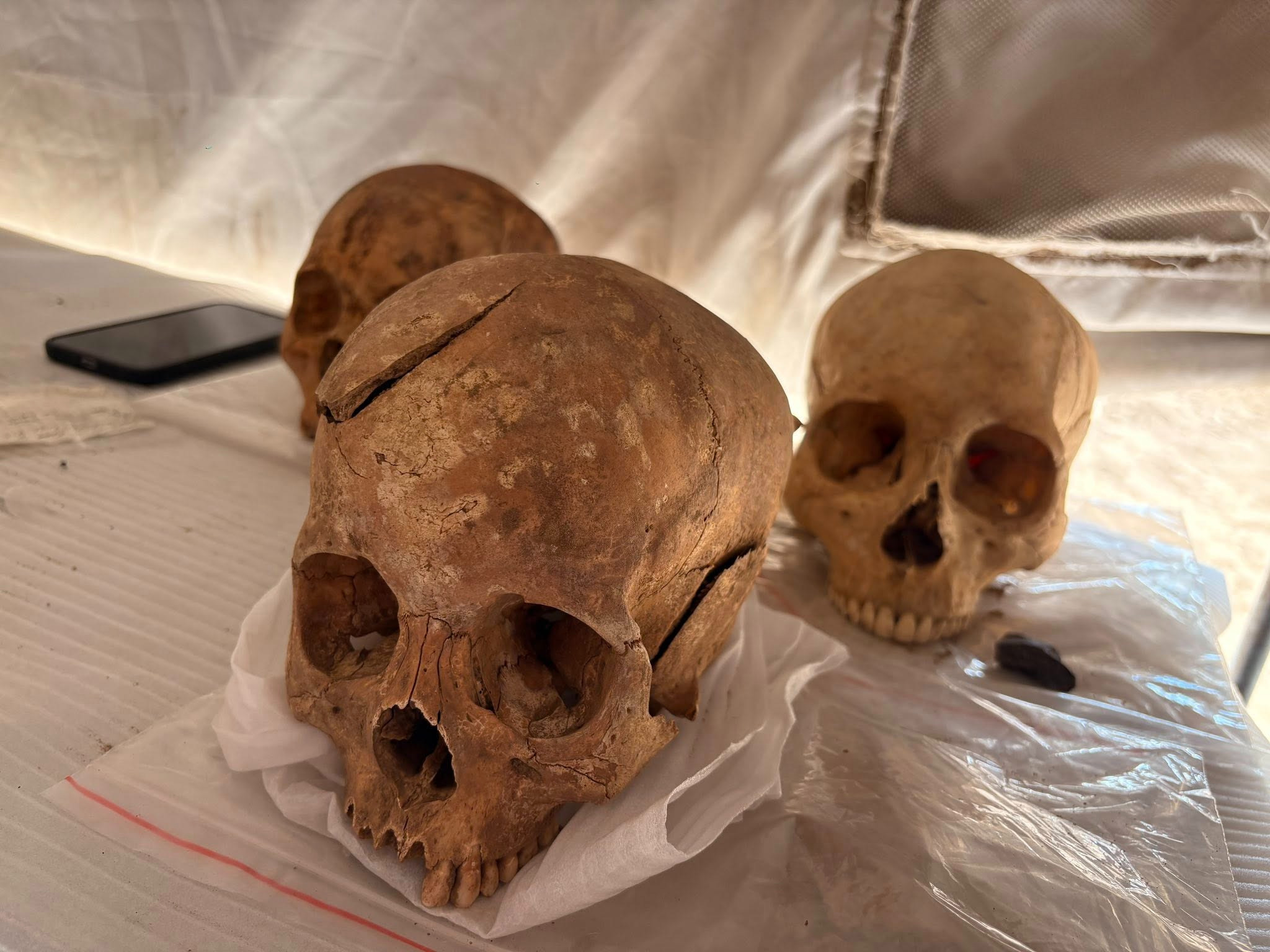 Сэлэнгэ аймгаас 1800 жилийн өмнөх Сяньбийн үеийн хөндөгдөөгүй, язгууртны бунхан олдлоо